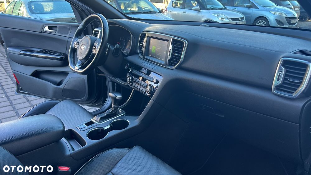 Kia Sportage 2.0 CRDI 4WD Automatik Dream-Team Edition - 18