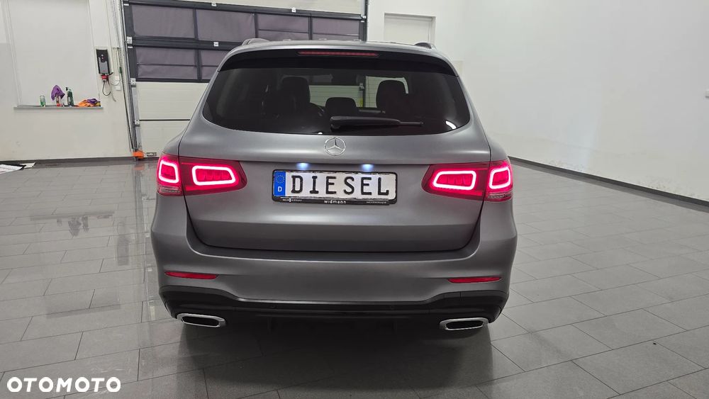 Mercedes-Benz GLC 300 d 4Matic 9G-TRONIC AMG Line Plus - 9