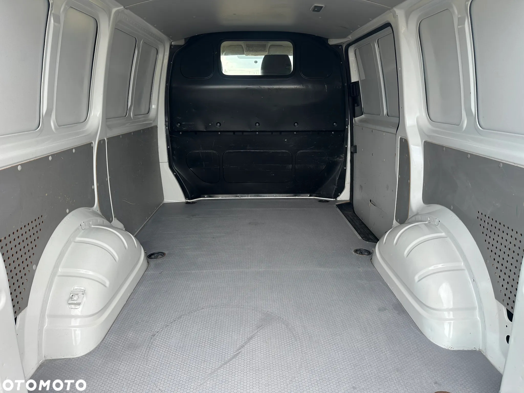Volkswagen Transporter - 9