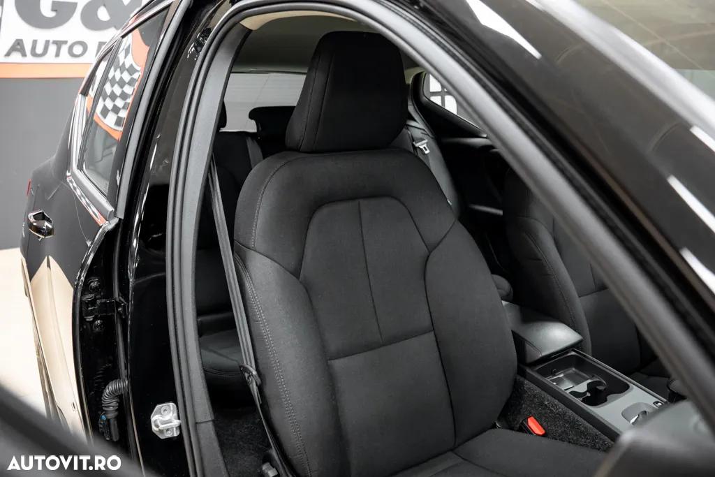 Volvo XC 40 D3 Momentum - 28