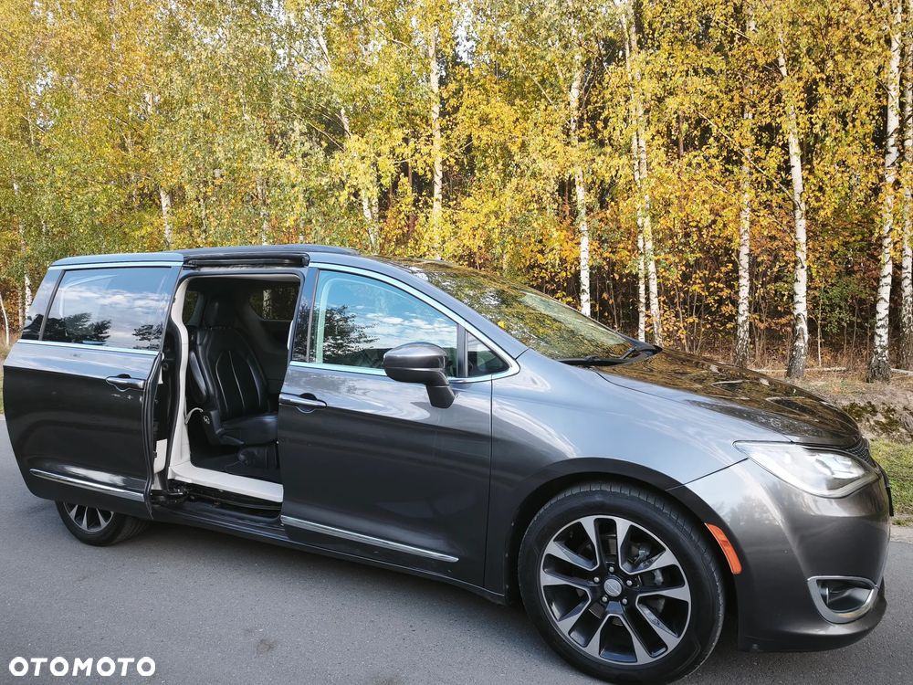 Chrysler Pacifica - 7