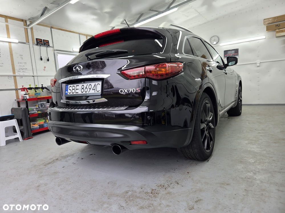 Infiniti QX70 - 8