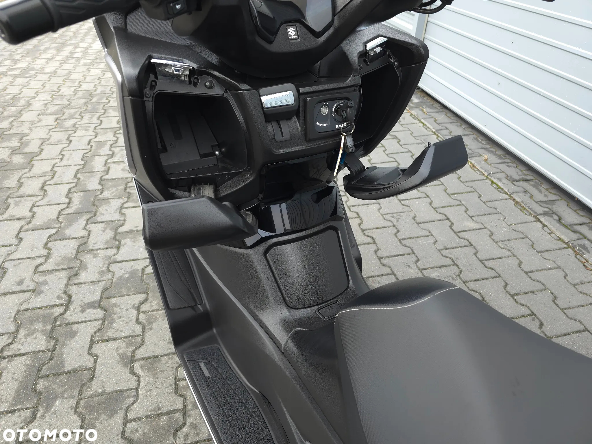 Suzuki Burgman - 18
