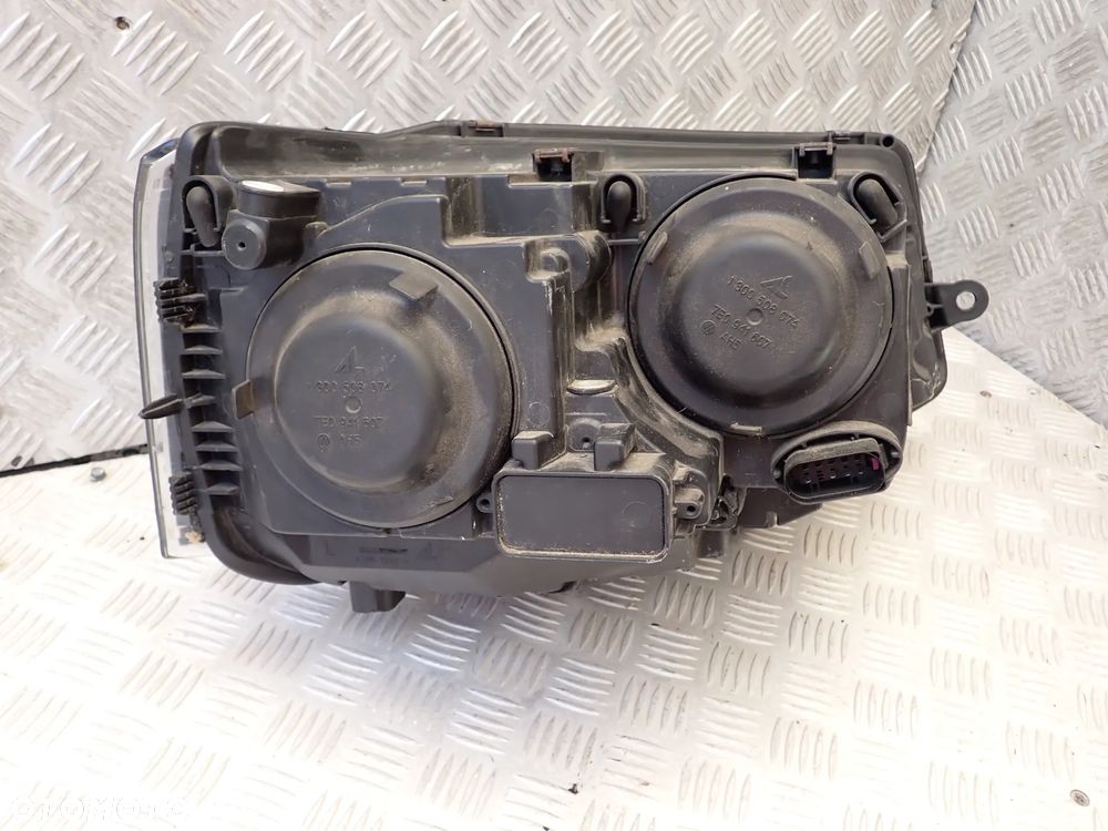 LAMPA LEWY / PRAWY PRZÓD VW T5  7E1941015C / 7E1941016C - 6