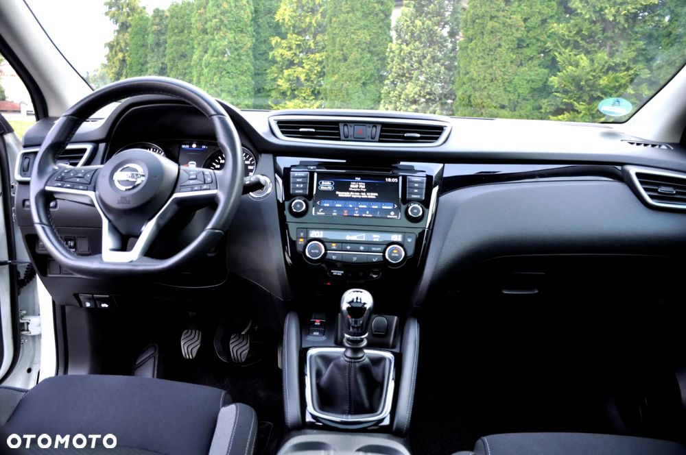 Nissan Qashqai 1.3 DIG-T AKARI - 28