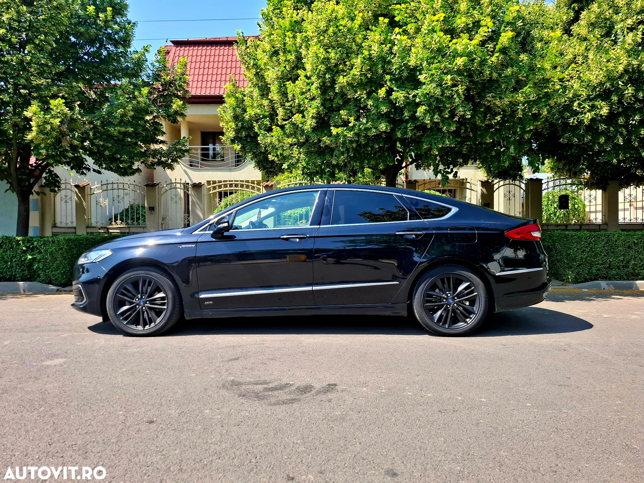 Ford Mondeo 2.0 TDCi Aut. AWD Vignale - 2