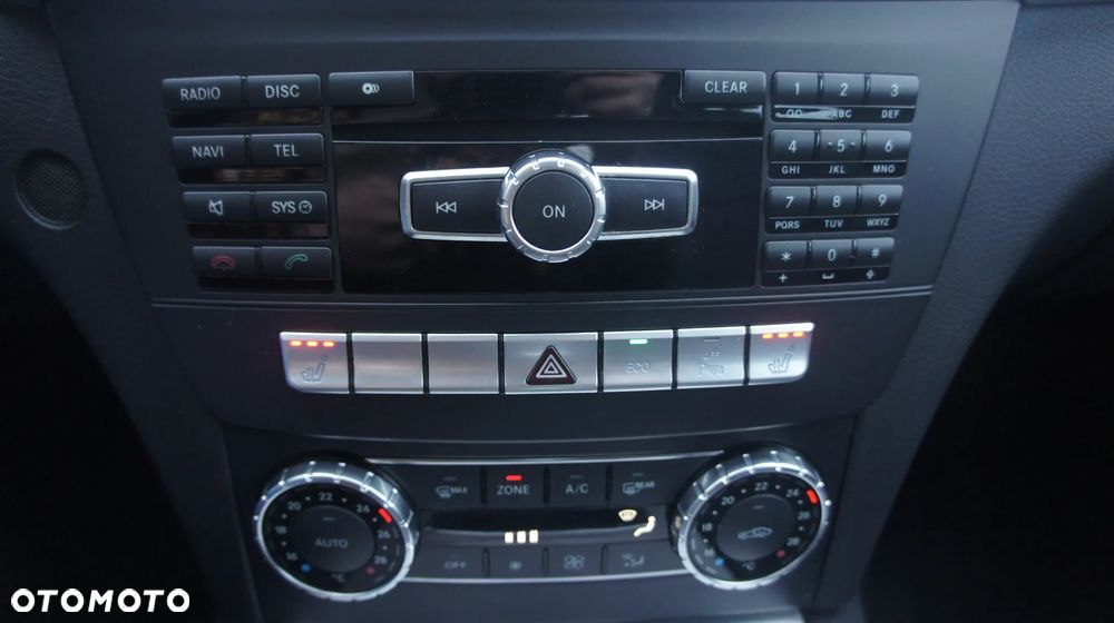Mercedes-Benz Klasa C 180 CGI BlueEff Avantgarde - 19
