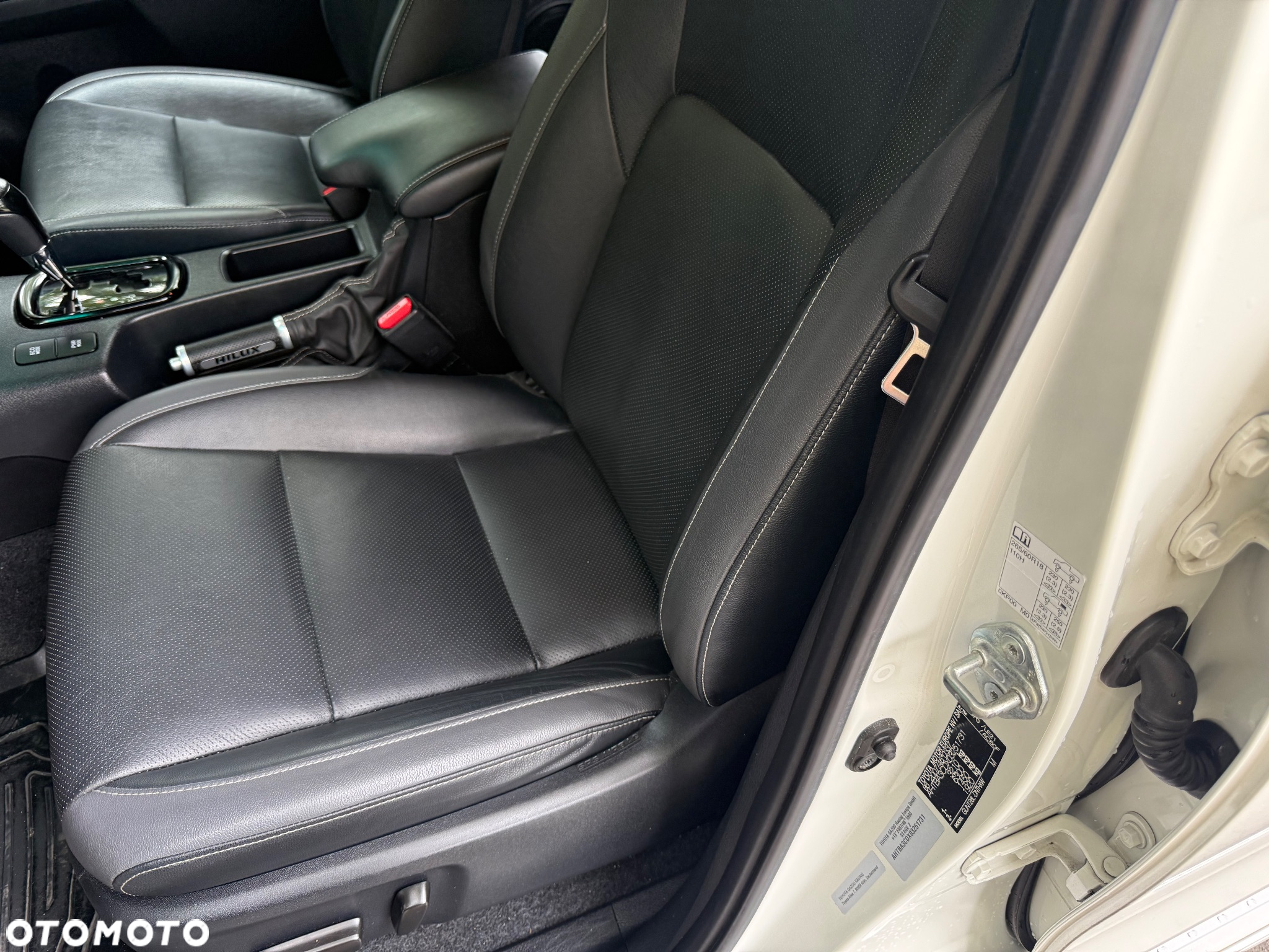 Toyota Hilux 2.8 D-4D Double Cab Invincible 4x4 - 14