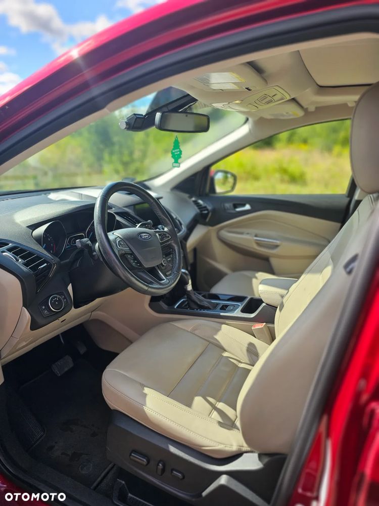 Ford Escape 2.0 EcoBoost AWD Titanium - 16