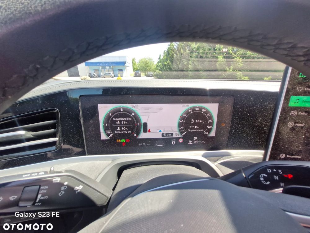 Volkswagen Passat Variant 2.0 TDI SCR DSG R-Line - 24