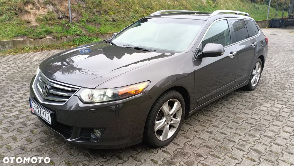 Honda Accord 2.0 Executive Nav - 2