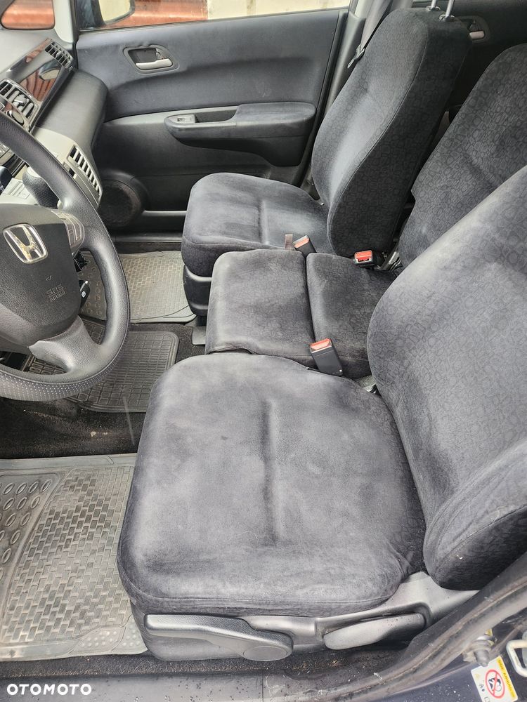 Honda FR-V - 5
