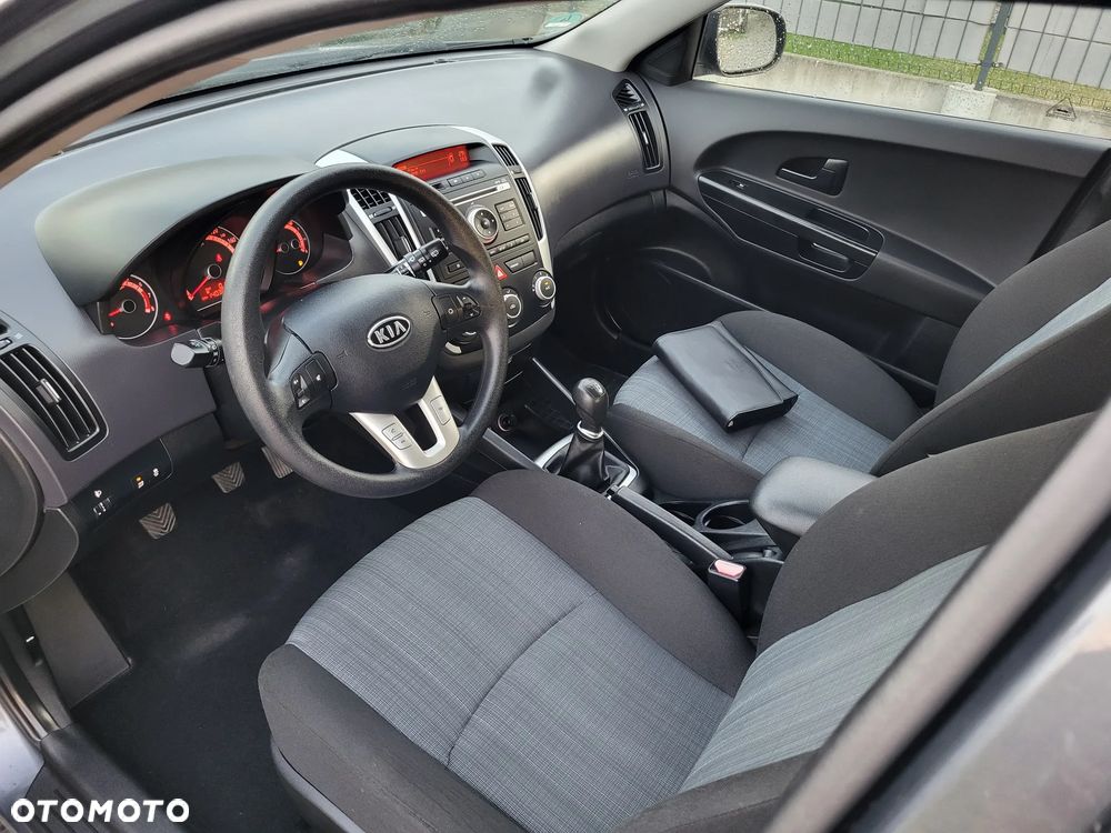 Kia Ceed 1.4 Comfort + - 24