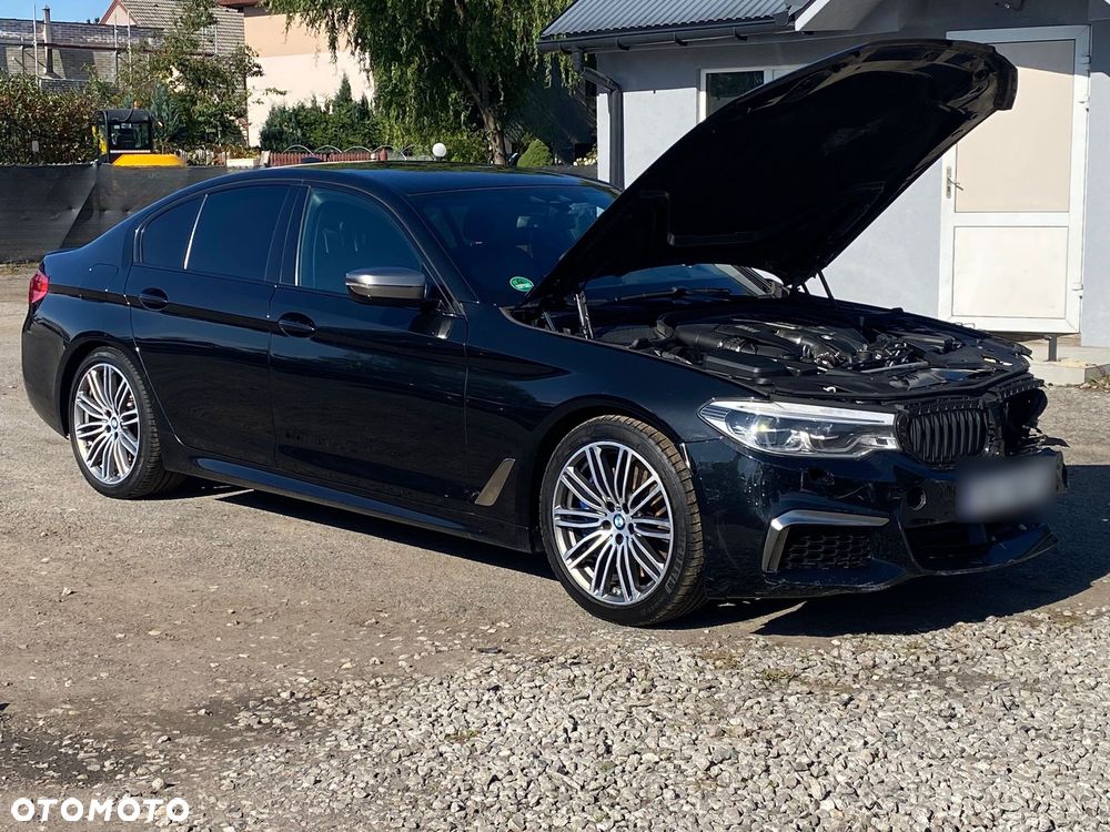 BMW Seria 5 M550i xDrive sport - 15