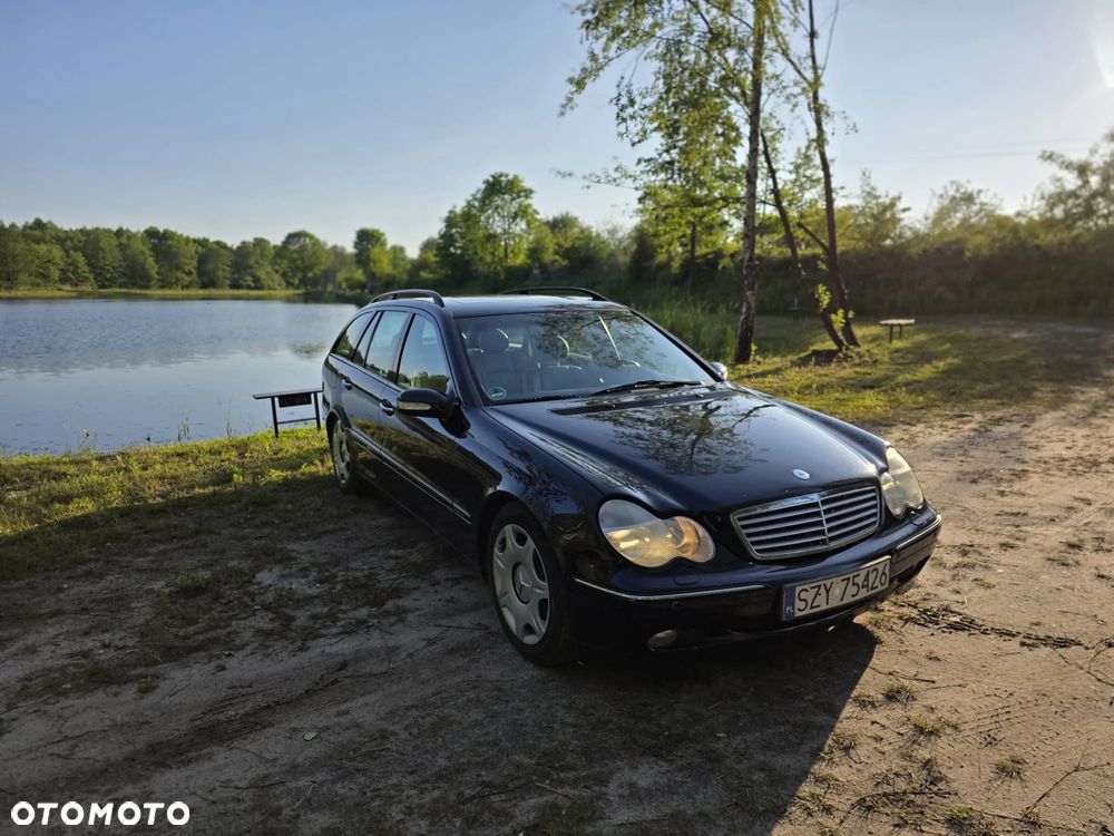 Mercedes-Benz Klasa C 320 4Matic Avantgarde Sport Edition - 4