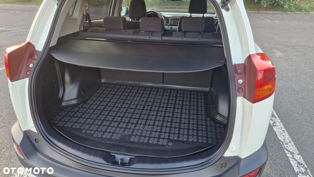 Toyota RAV4 2.0 D-4D Premium - 11