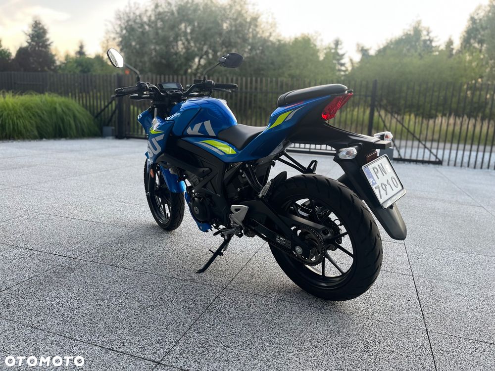 Suzuki GSX - 15