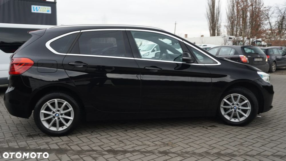 BMW Seria 2 216d - 11