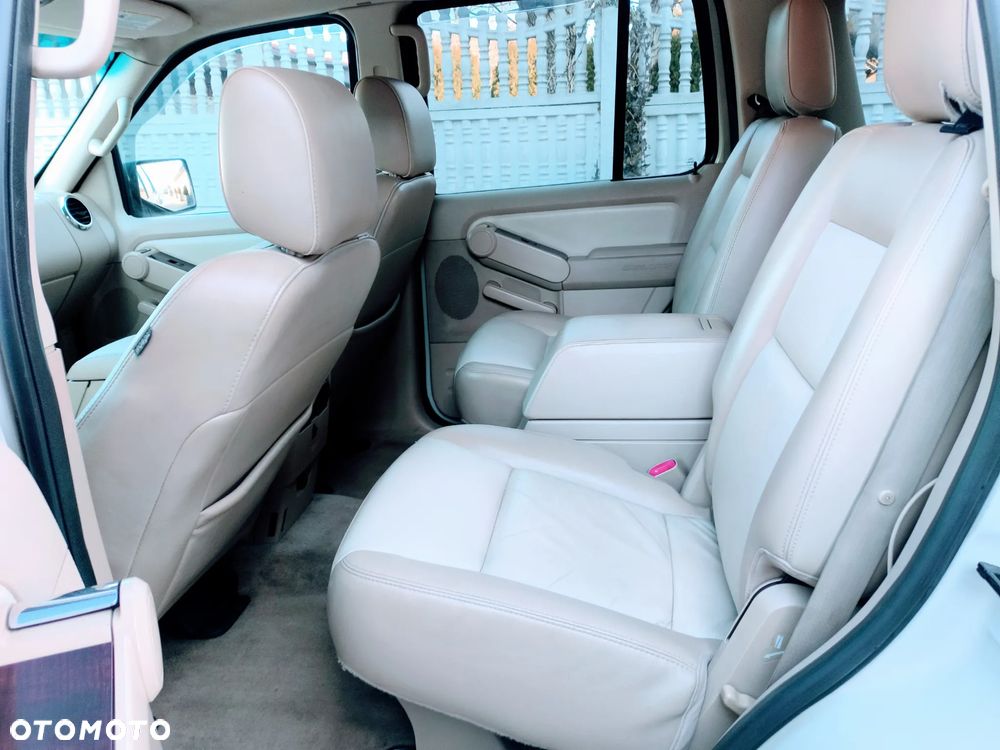 Ford Explorer 4.6 4WD - 11