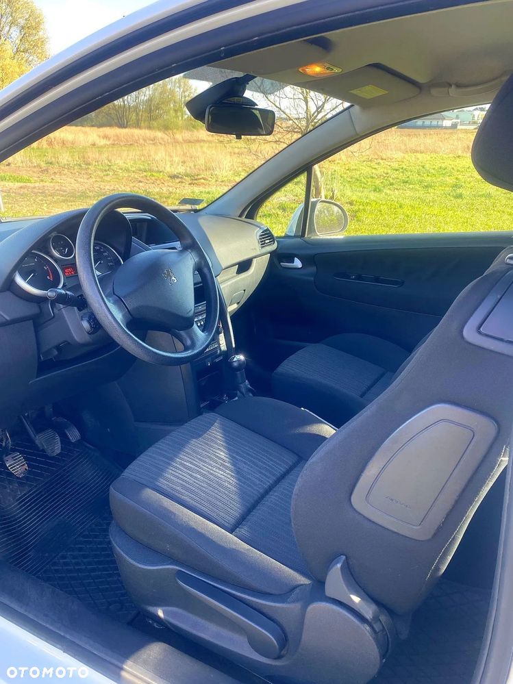 Peugeot 207 1.4 HDi Presence - 5