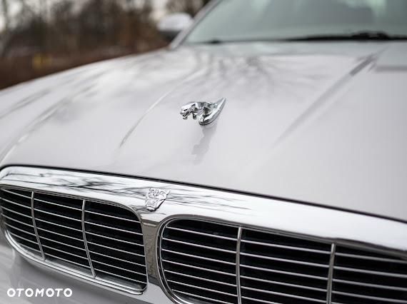 Jaguar XJ - 4