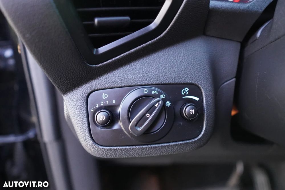 Ford Kuga 2.0 TDCi Powershift 4WD Titanium - 3