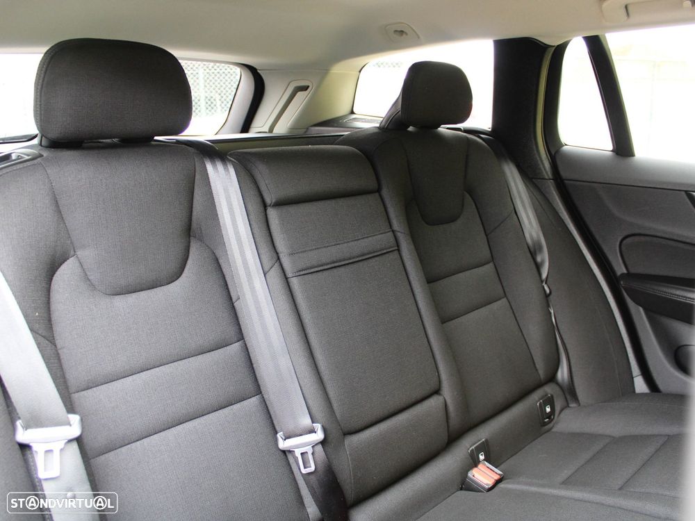 Volvo V60 2.0 D3 Momentum Plus Geartronic - 51