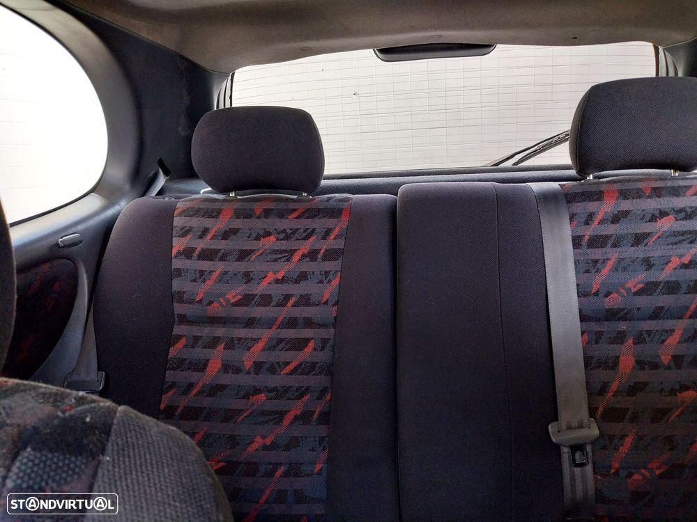 Toyota Corolla H/B 1.3 G6 - 6