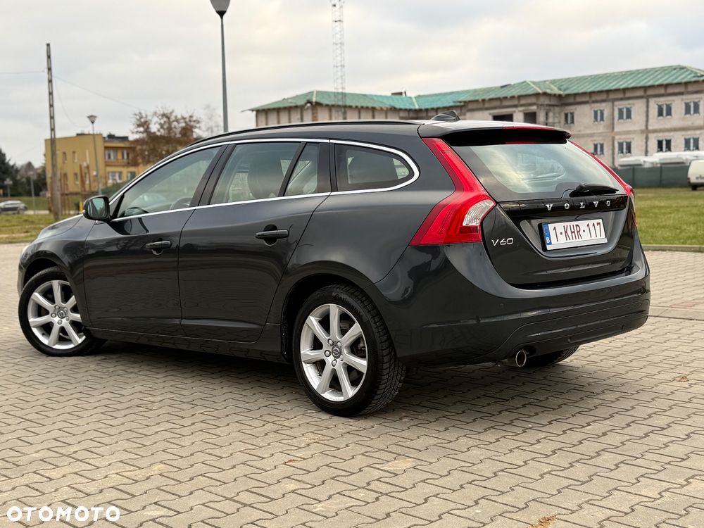 Volvo V60 D2 Momentum - 27