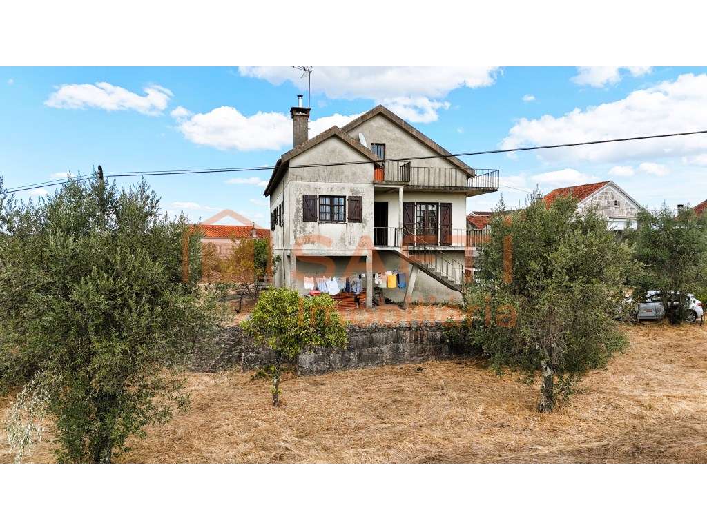 MORADIA ISOLADA T3, COM TERRENO URBANO, EM LAPA DO LOBO - Grande imagem: 2/60