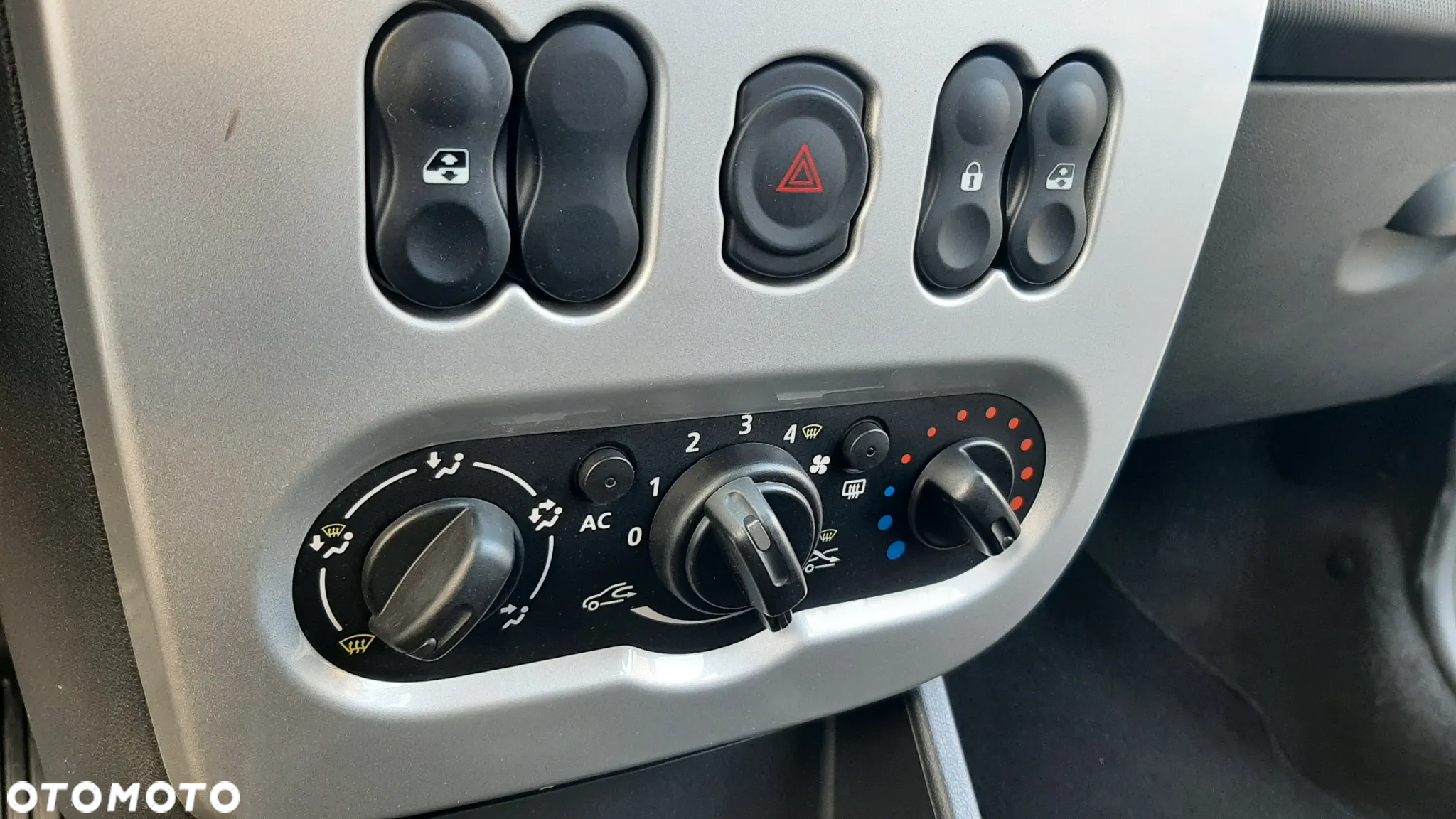Dacia Sandero Stepway 1.5 dCi - 9