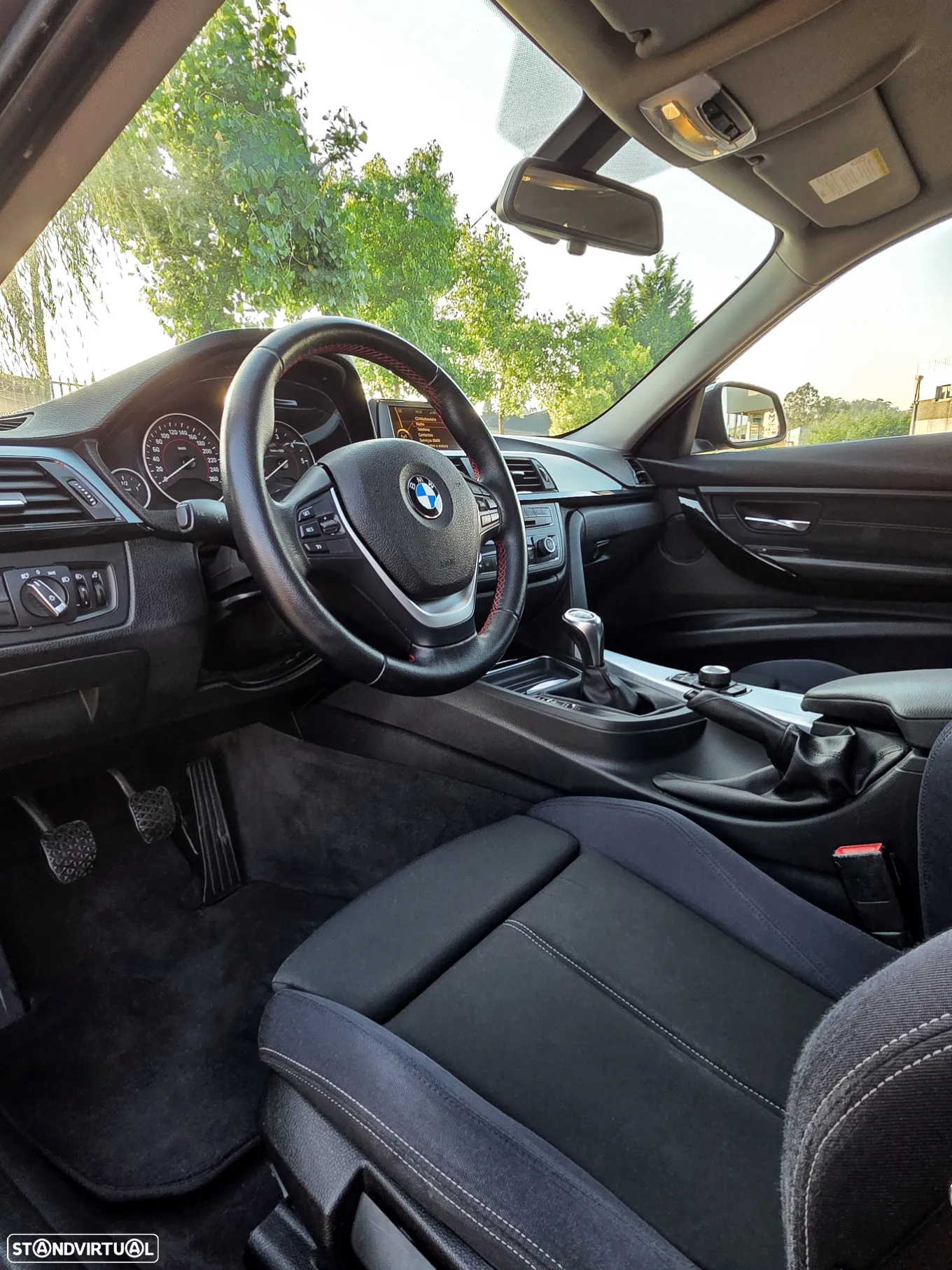 BMW 318 d Touring Line Sport - 8