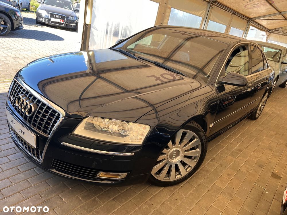 Audi A8 4.2 Quattro - 1