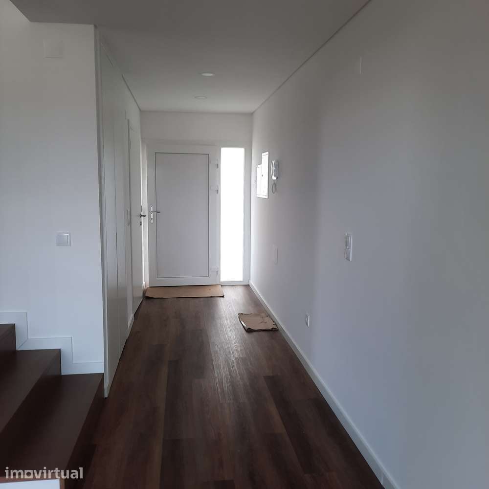 Moradia T3 nova com jardim e garagem em Portalegre - Grande imagem: 4/11