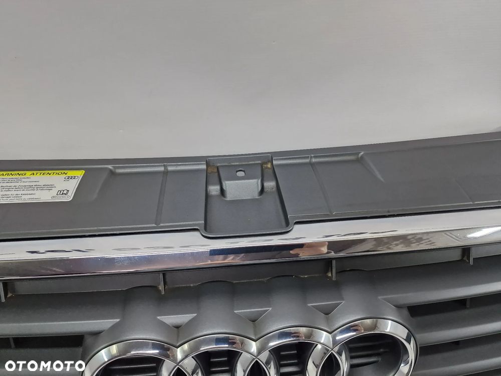 AUDI A1 8XA 14- ATRAPA / GRILL PRZEDNI PRZÓD , NR 8XA853651C / 8XA853651B , NR AUKCJI GL373 - 3