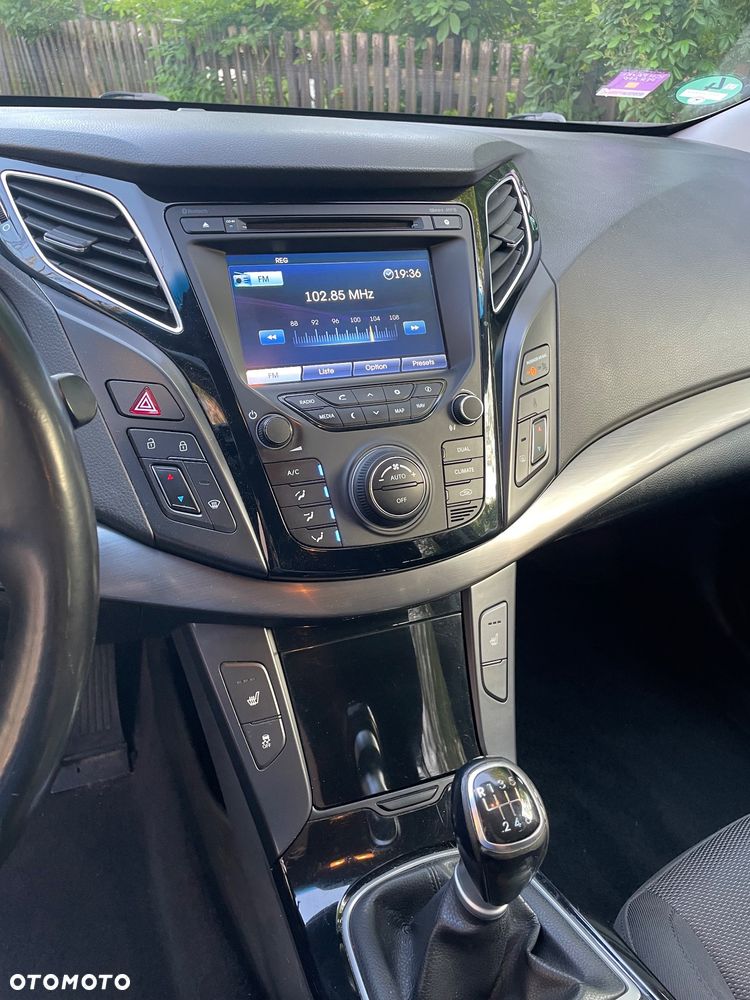 Hyundai i40 i40cw 1.7 CRDi Fifa World Cup Edition - 16