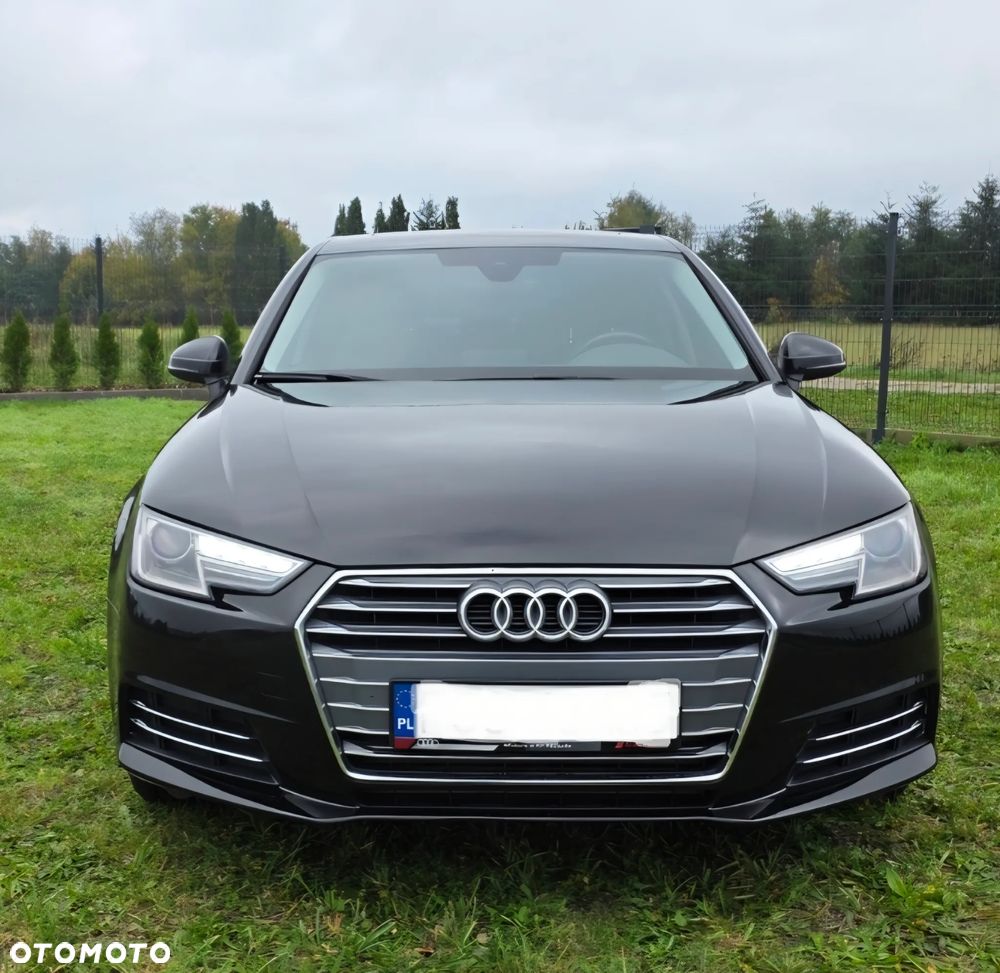 Audi A4 Limousine - 1