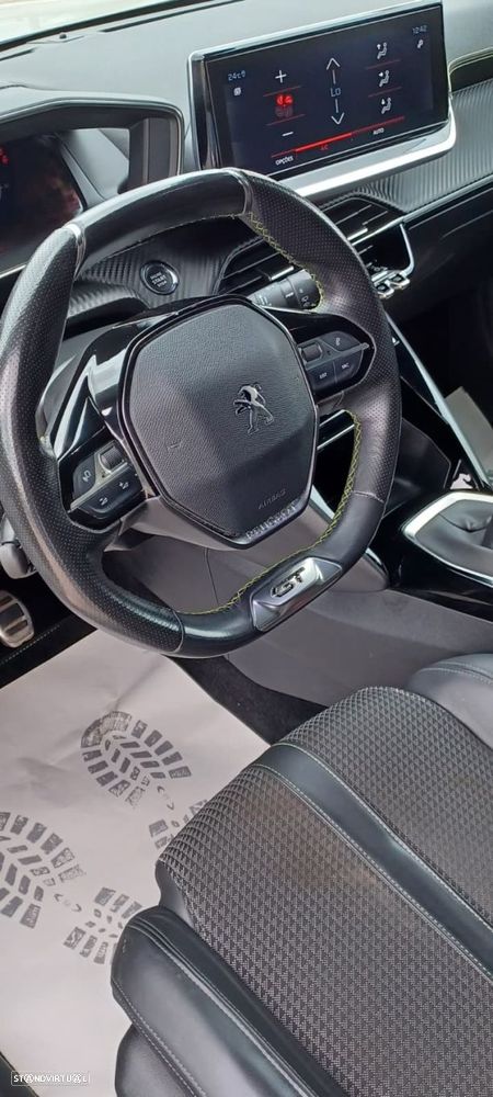 Peugeot 2008 1.2 PureTech GT Line - 11