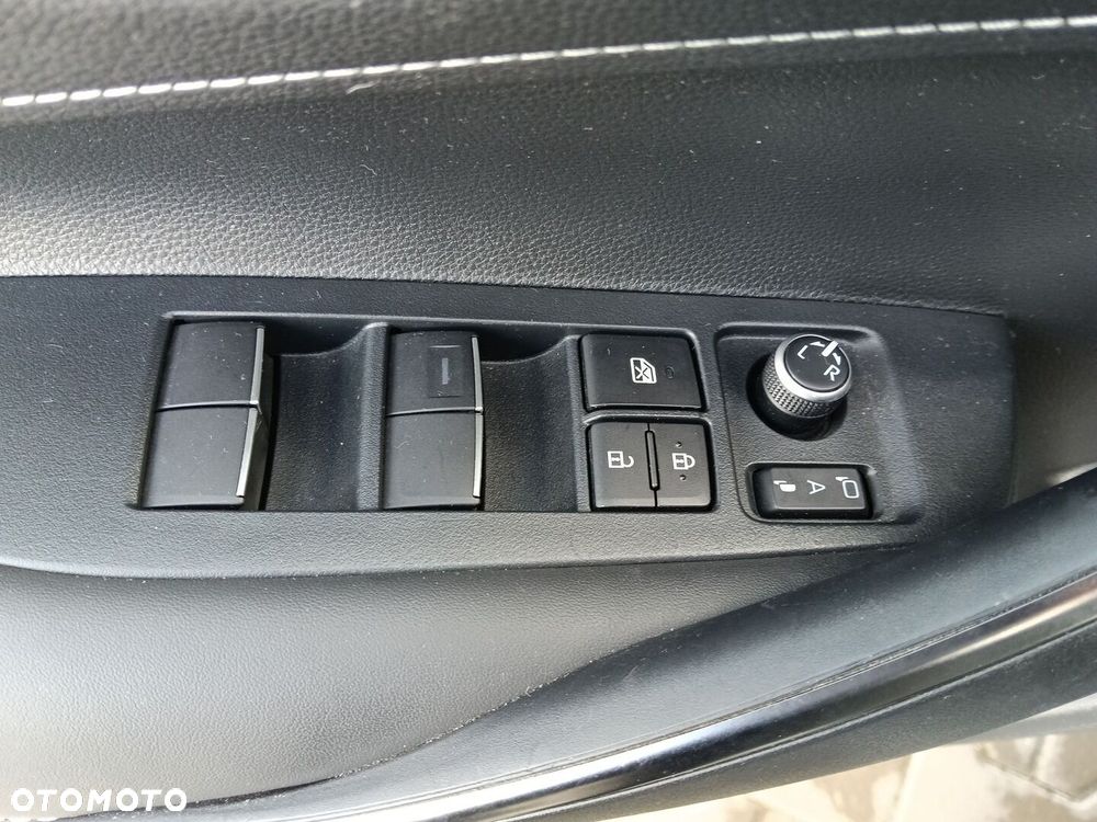 Toyota Corolla 1.8 Hybrid Style - 12