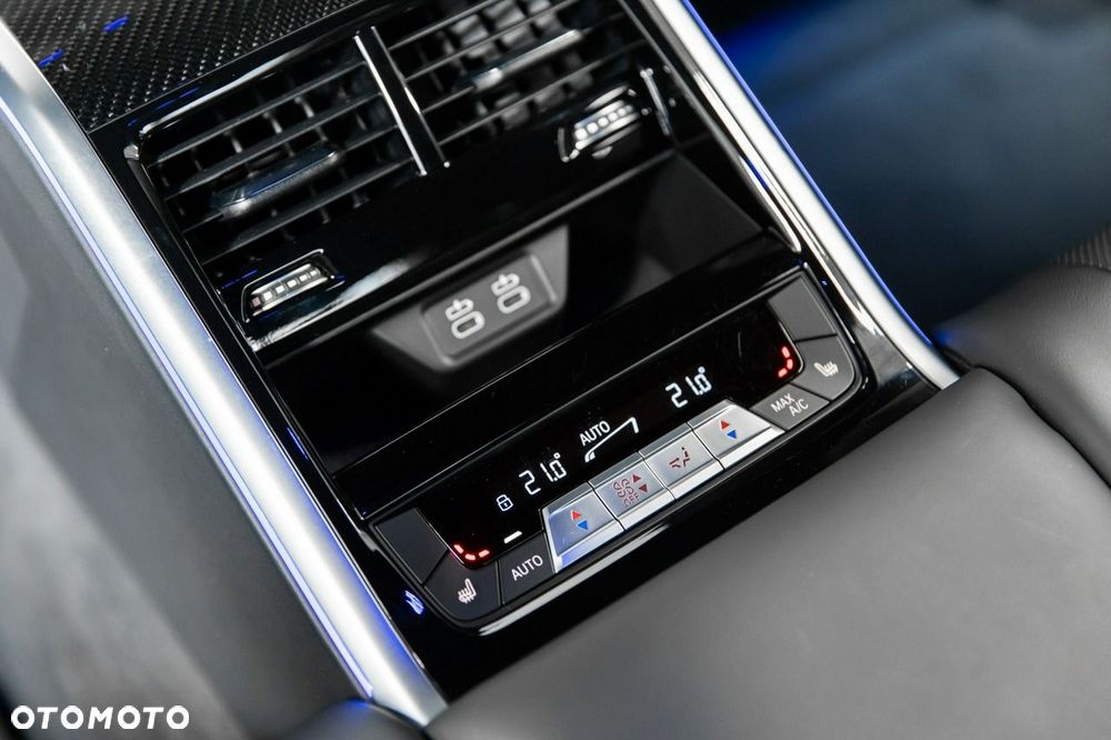 BMW M8 Competition - 37