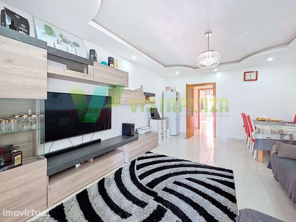 Apartamento T2 em Lagos na Zona do Chinicato, com Vista Desafogada - Grande imagem: 3/23