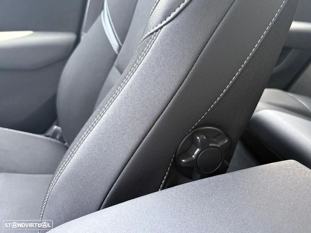 Volvo V40 1.5 T3 Sport Edition Plus Geartronic - 32