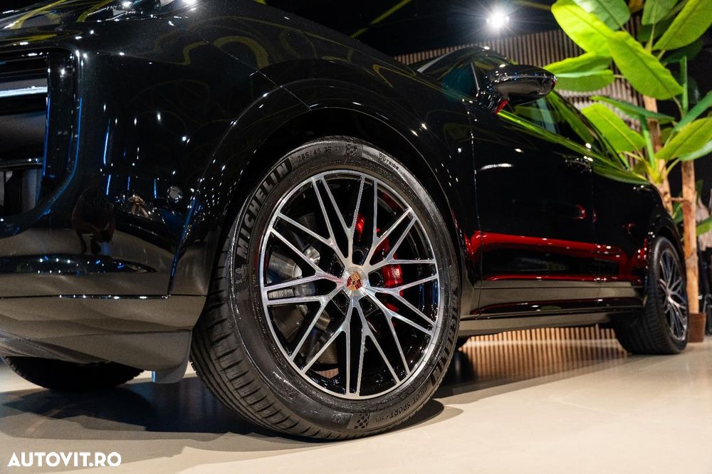Porsche Cayenne GTS - 36