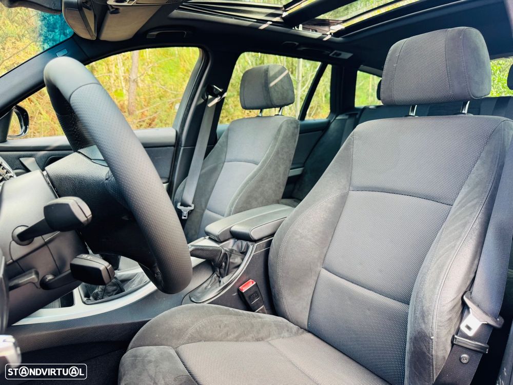 BMW 320 d Touring Pack M - 24