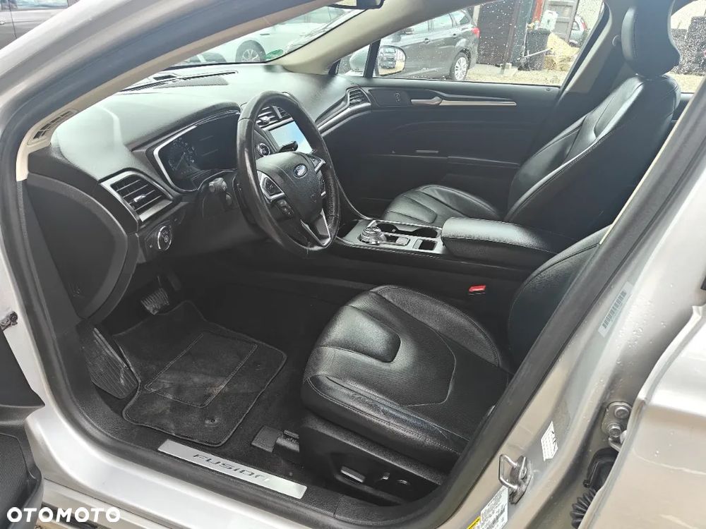 Ford Fusion 2.0 EcoBoost Titanium - 9