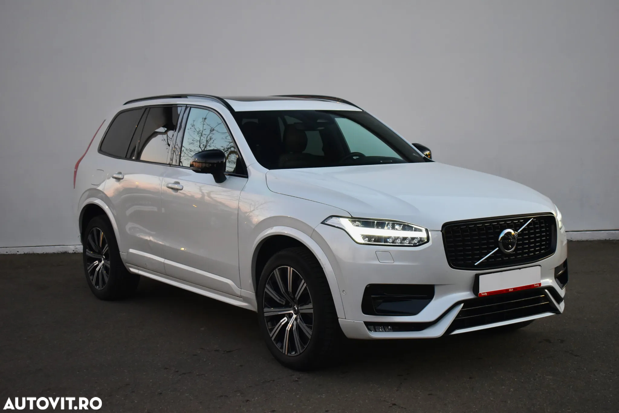Volvo XC 90 B5 D AWD Geartronic Momentum Pro - 3