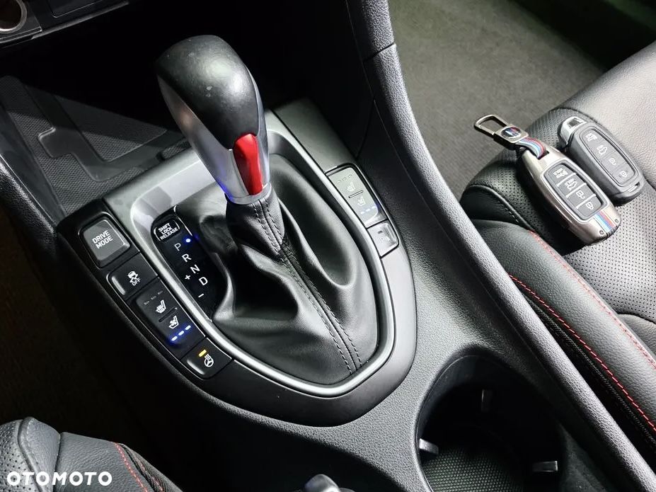 Hyundai Veloster - 14