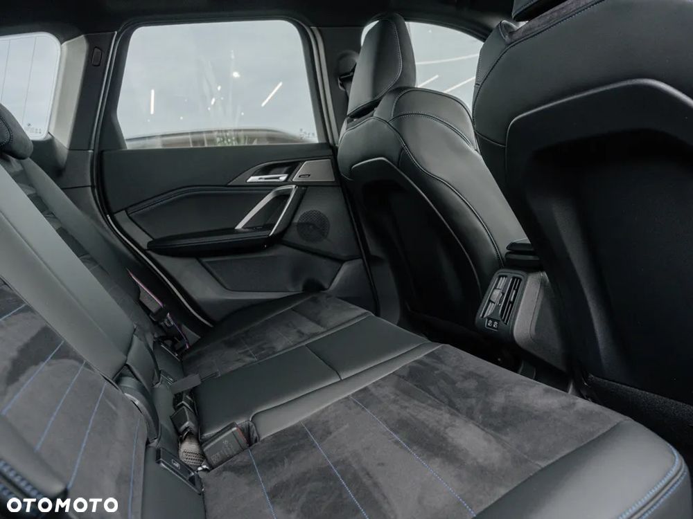 BMW X1 xDrive23i mHEV - 16