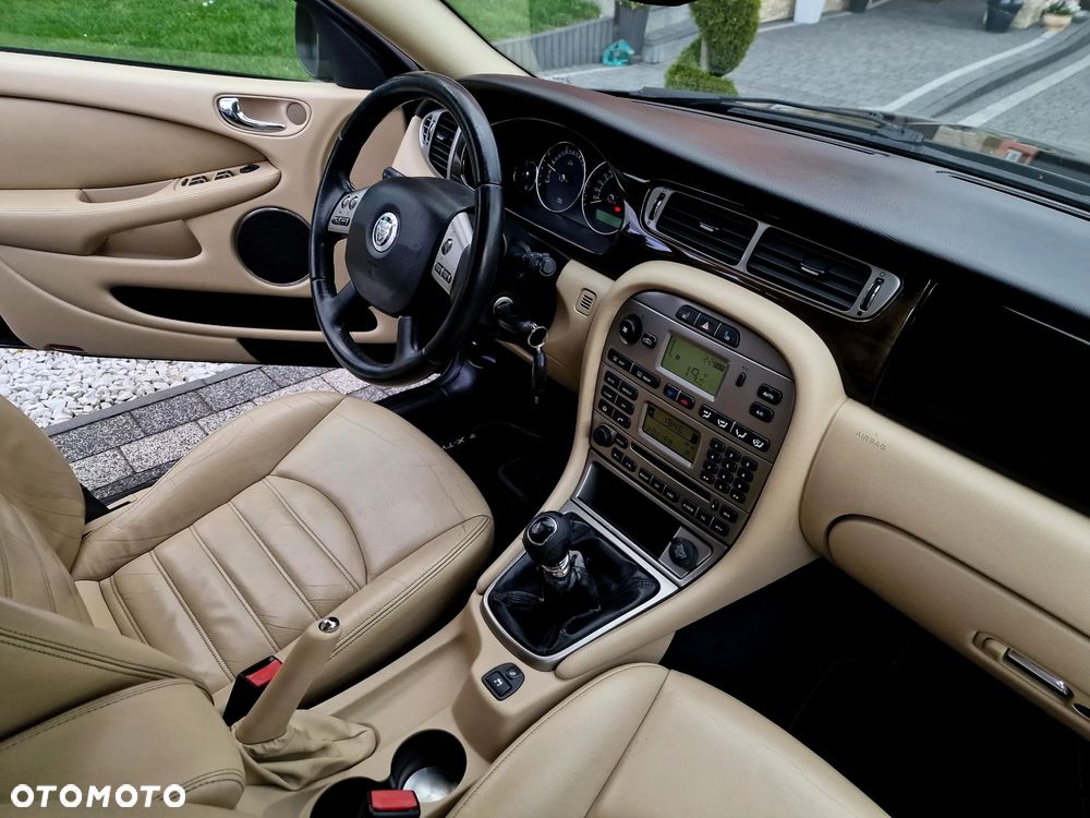 Jaguar X-Type 2.2 D Executive - 22