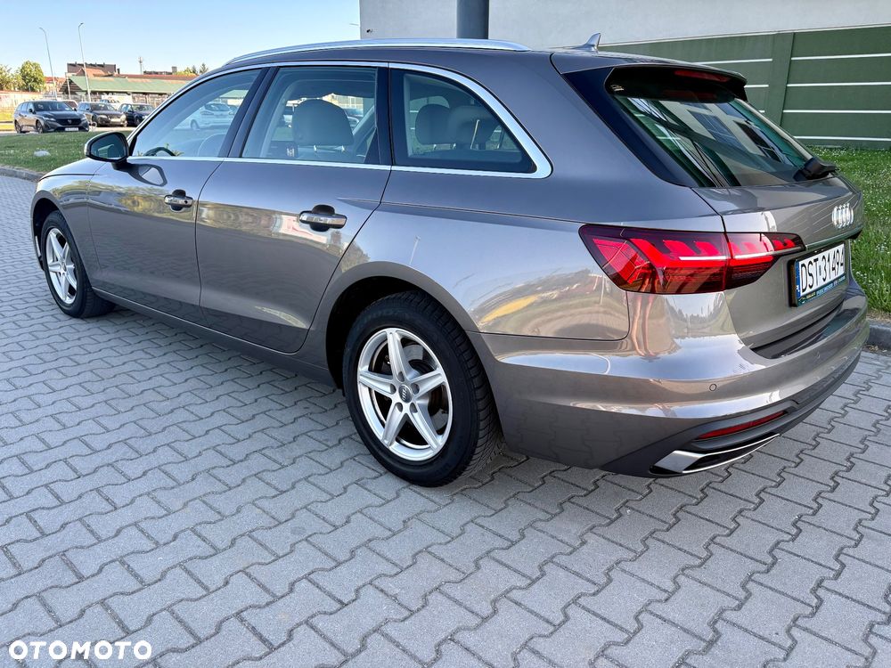 Audi A4 Avant 35 TFSI design - 15